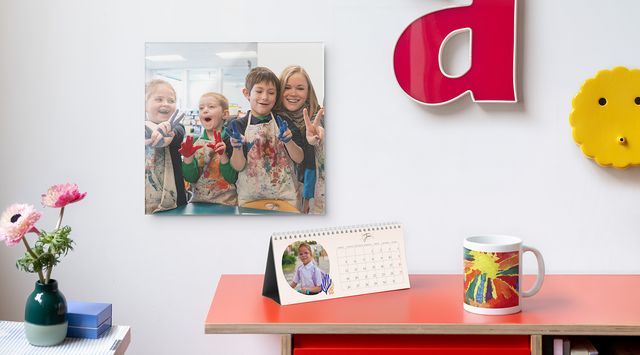 Selezione di regali personalizzati per maestri e maestre per festeggiare la fine dell'anno scolastico