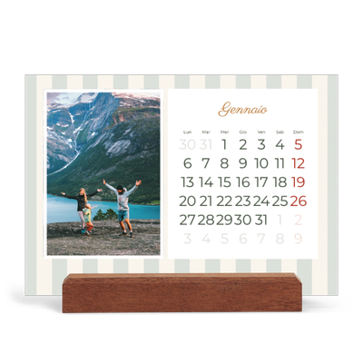 Calendario con supporto in legno orizzontale  — Scrittura e strisce [Gennaio]