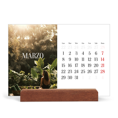 Calendario con supporto in legno orizzontale  — Fuga infinita [Marzo]