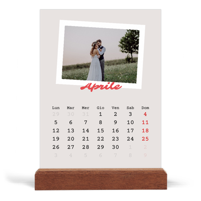 Calendario con supporto in legno verticale  — Firmato in cremisi [Aprile]
