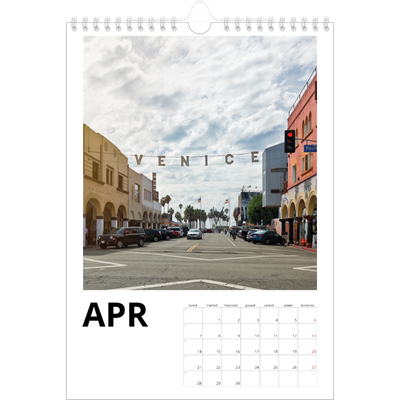 Calendario personalizzato A4 — White space [Aprile]