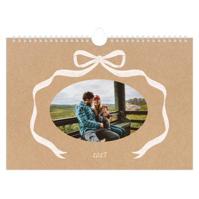 Calendario fotografico A4 — Kraft e fiocco [copertina]