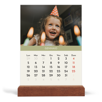 Calendario con supporto in legno verticale — Capitoli pastello