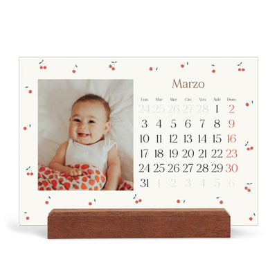 Calendario con supporto in legno orizzontale  — Ciliegie [Marzo]