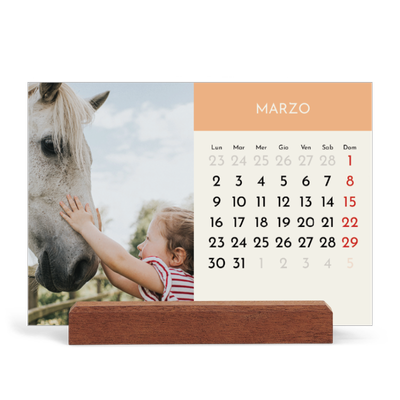 Calendario con supporto in legno orizzontale  — Capitoli pastello [Marzo]