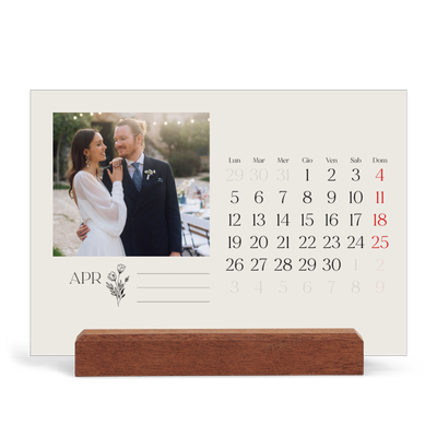 Calendario con supporto in legno orizzontale  — Iniziali in fiore [Aprile]